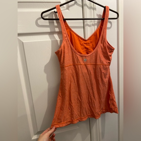 Coral workout tee by Titika with built in unlined bra support - Picture 3 of 5